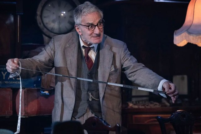 The Price at Marylebone Theatre Review: Henry Goodman Steals the Show in Riveting Arthur Miller Revival
