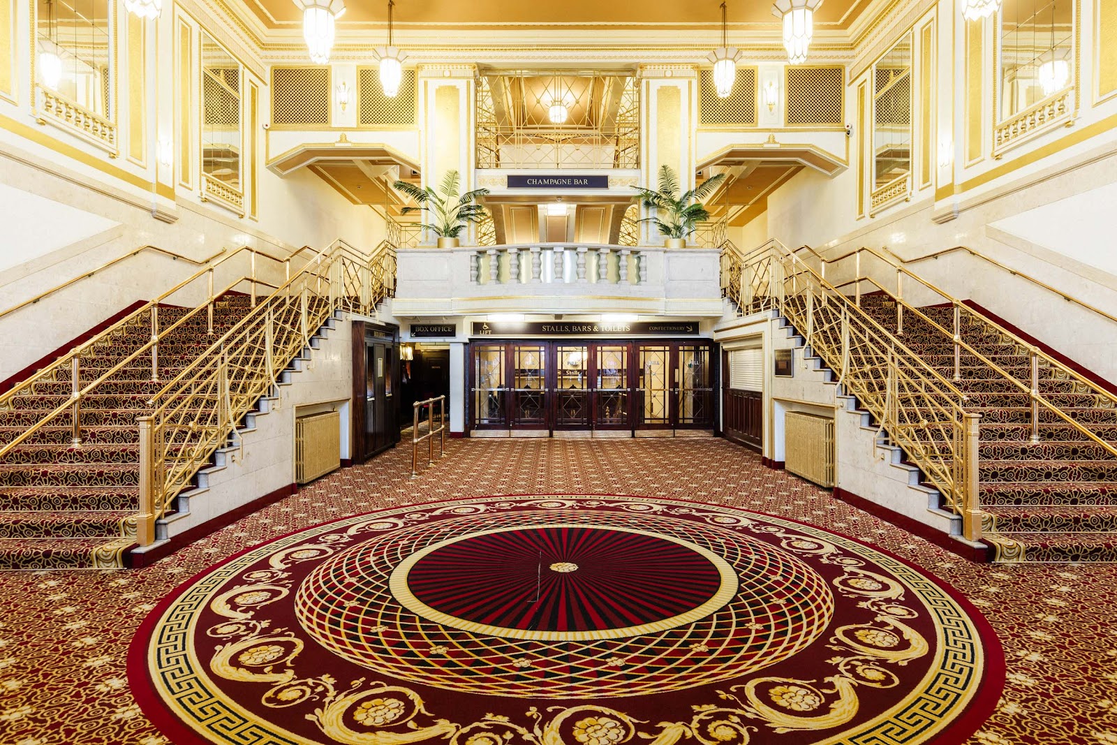 Dominion Theatre — photo 4