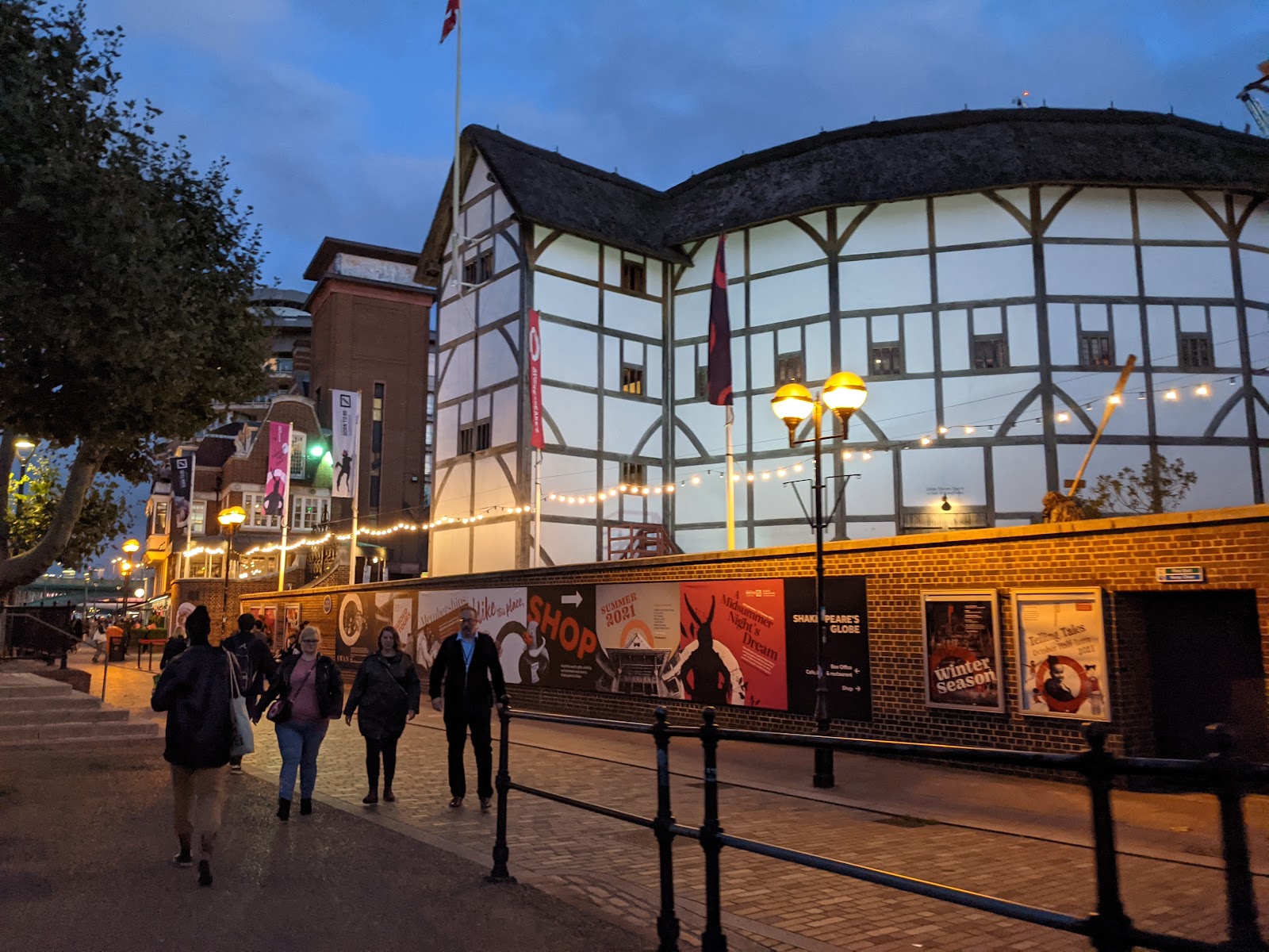 Globe Theatre — photo 1