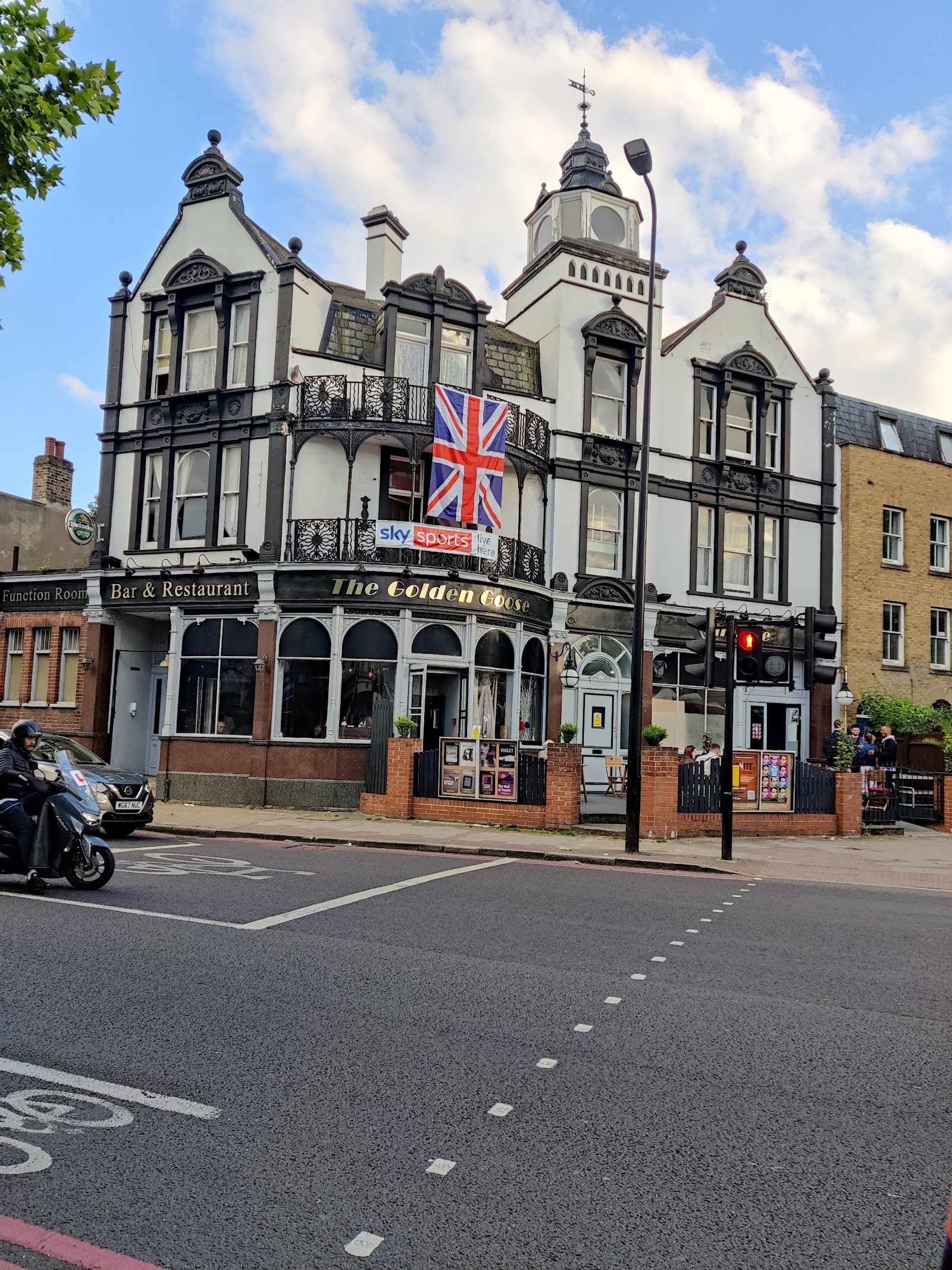 Golden Theatre — photo 1