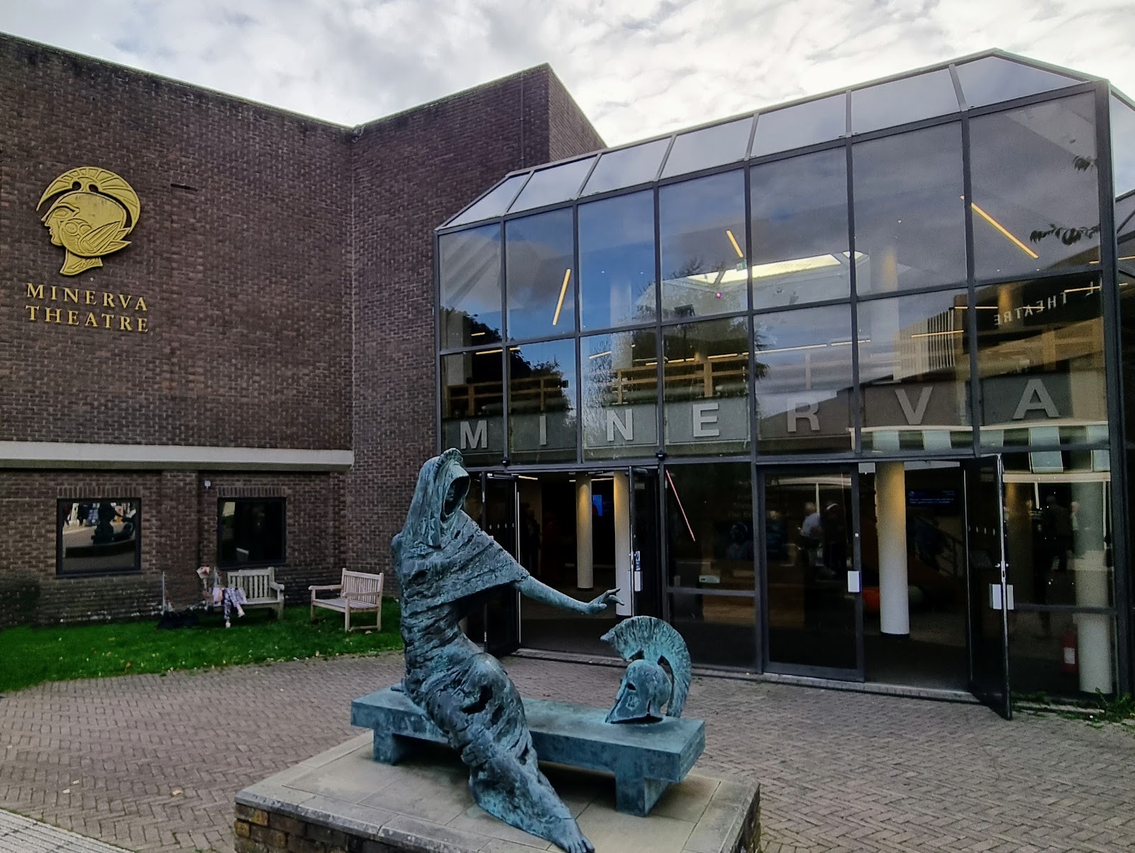 Minerva Theatre, Chichester — photo 2
