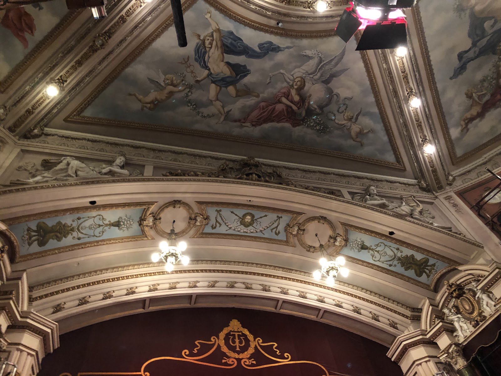 New Wimbledon Theatre, UK Tour — photo 3