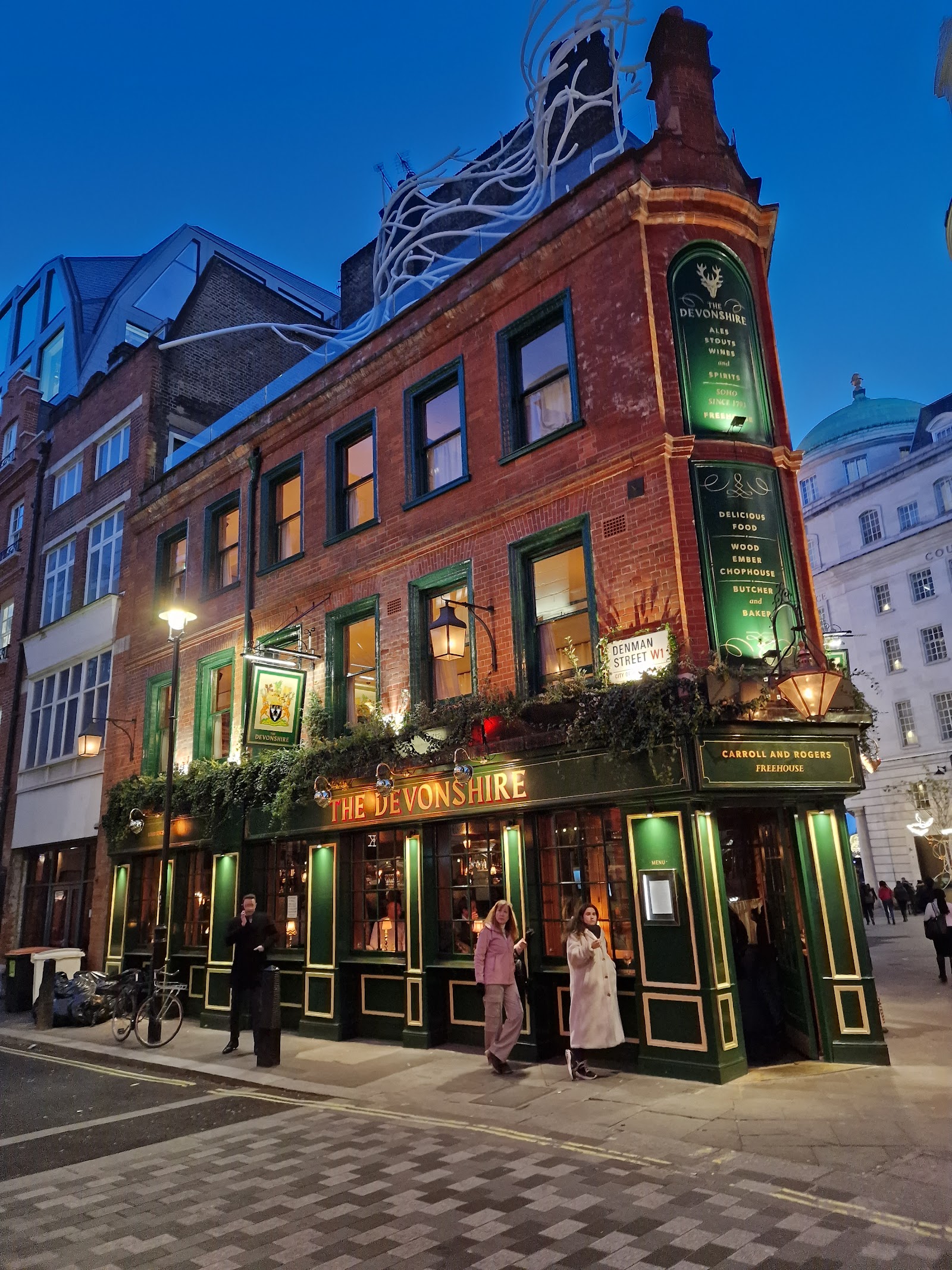 Piccadilly Theatre London — photo 4