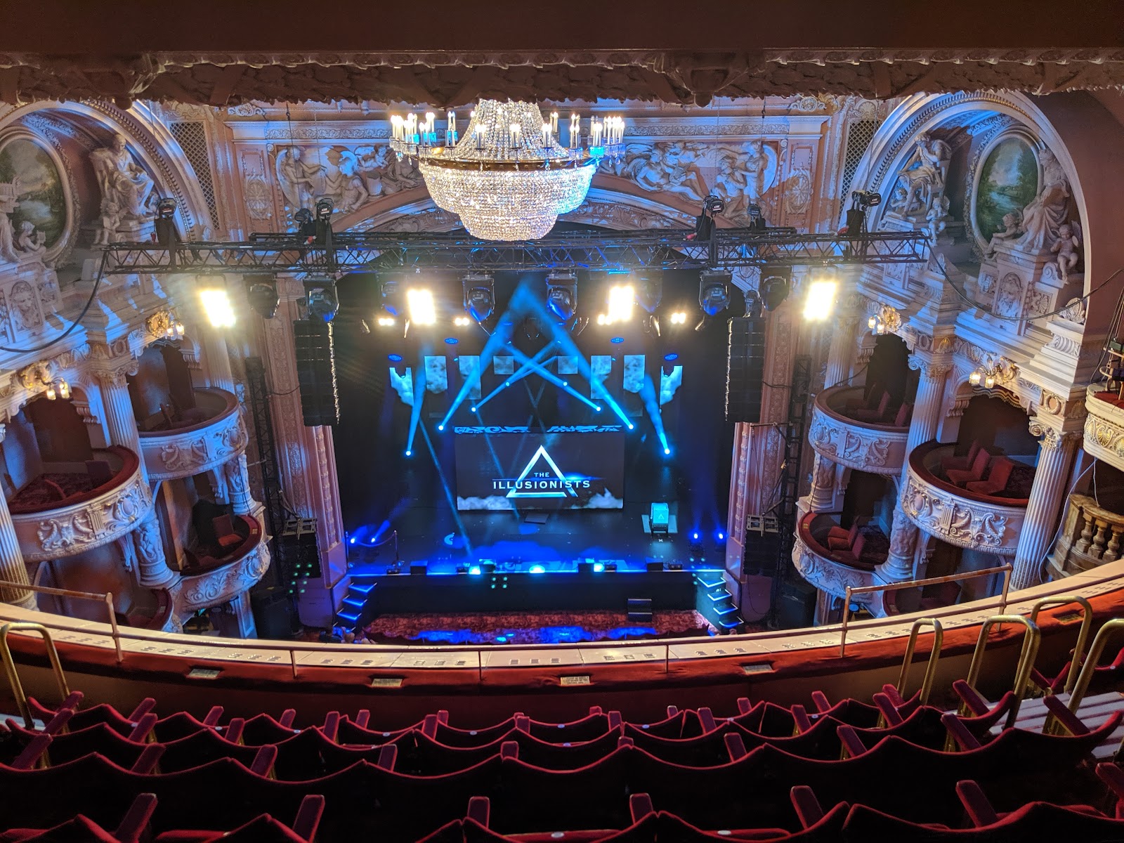 Shaftesbury Theatre — photo 4