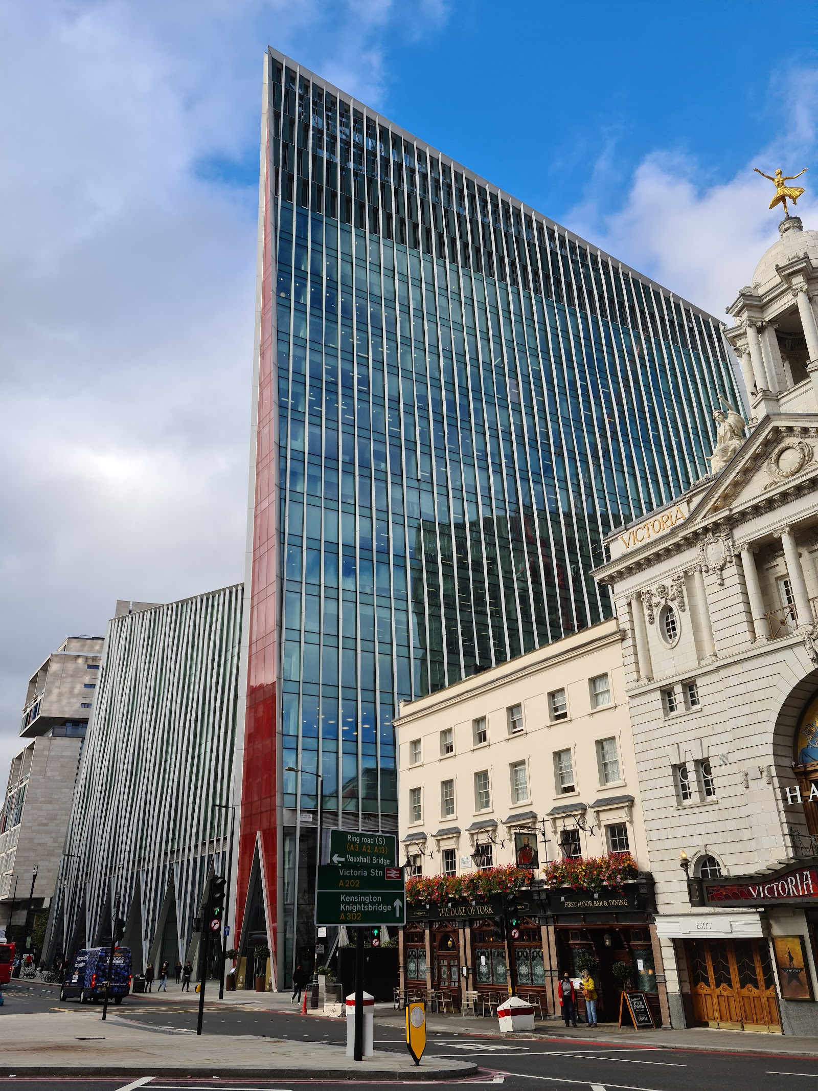 Victoria Palace Theatre — photo 4