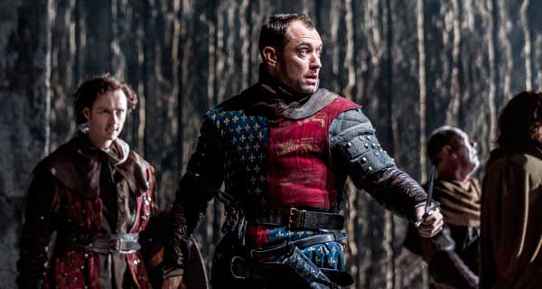 Jude Law as Henry V. Photo: Johan Persson