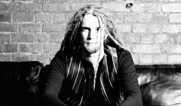 Newton Faulkner joins the cast of American Idiot on Tour