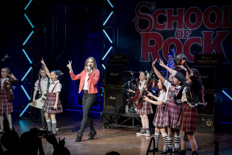Mel C Performs with the kids from School Of Rock
