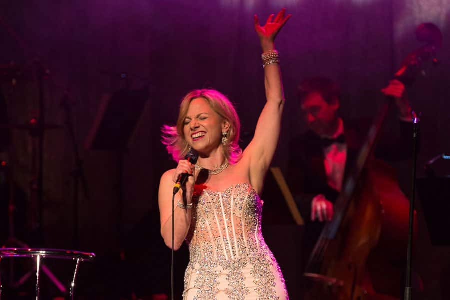 Liza Pulman sings Streisand