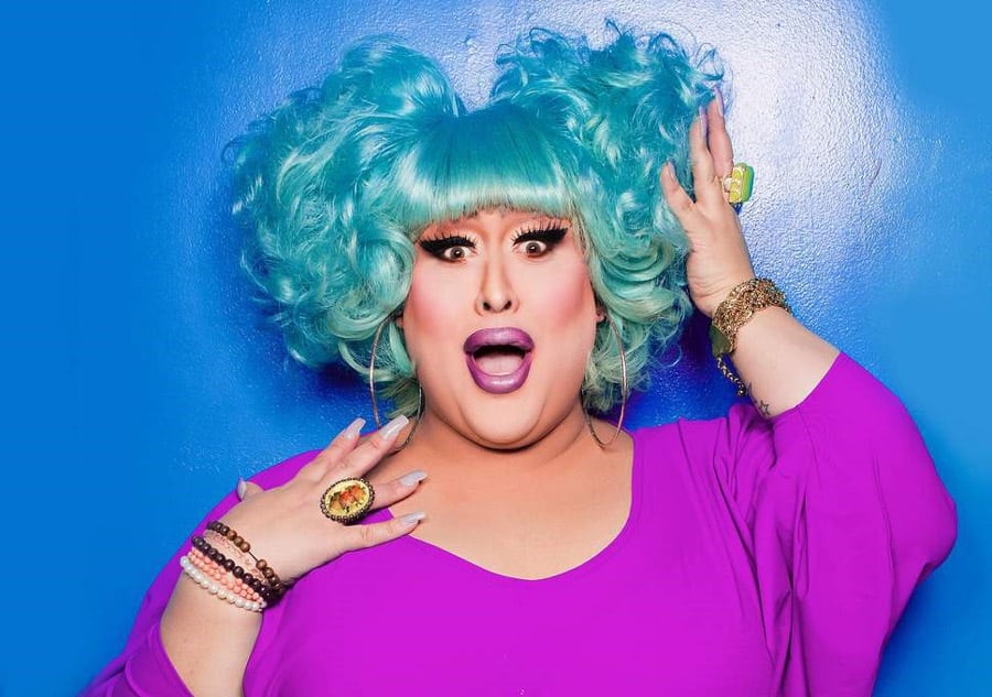 Vicky Vox Zues On The Loose