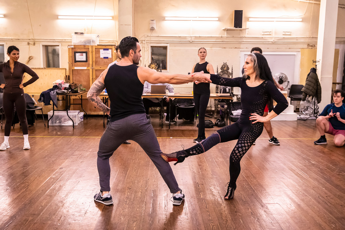 Ramin-Karimloo-&-Michelle-Visage-in-rehearsals-for-The-Addams-Family.-Credit-Pamela-Raith